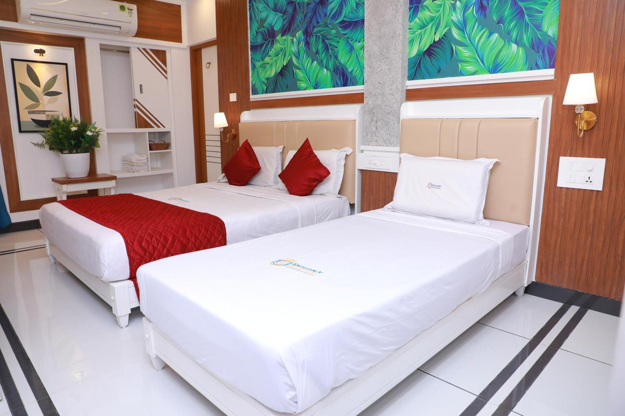 Excellency Airport Hotel Kochi Eksteriør billede